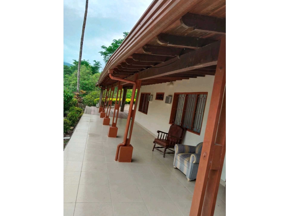 HERMOSA Y COMODA FINCA DE RECREO EN SOPETRAN — foto 4
