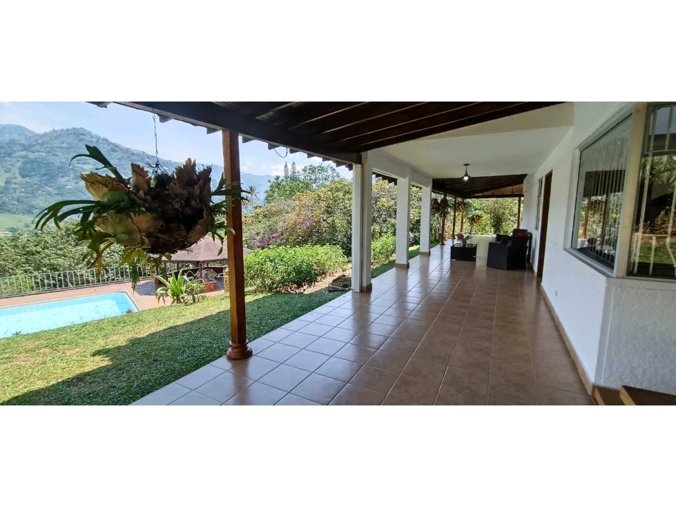 Vendo finca Girardota con 7 alcobas
