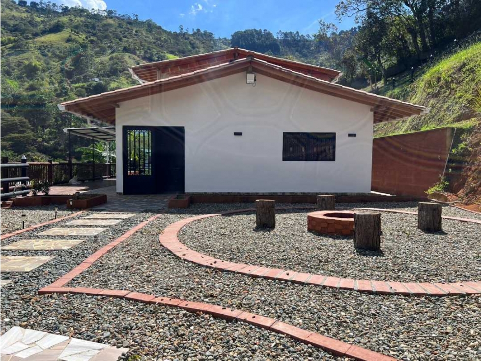 VENTA FINCA GIRARDOTA CERCA A LA AUTOPISTA