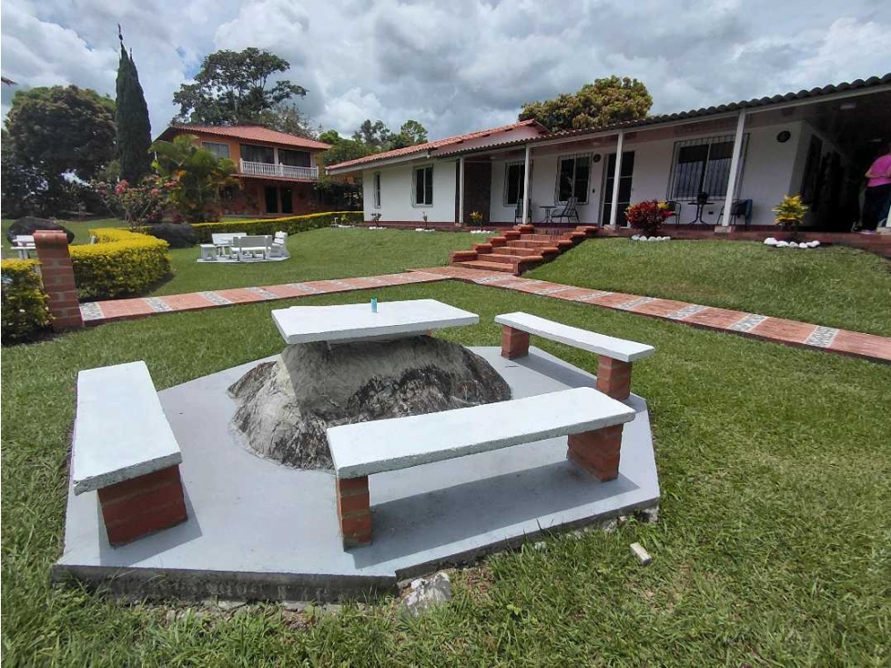 VENTA CASA CAMPESTRE EN LOMITAS PRADERA - 2