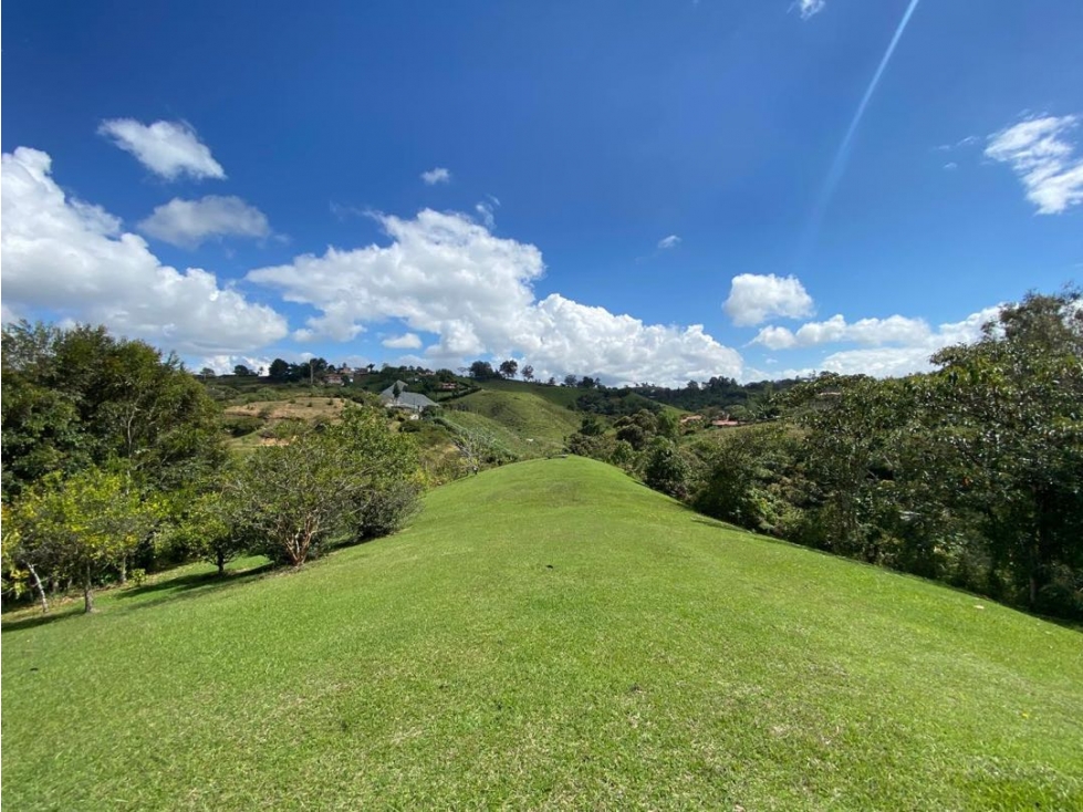 Venta finca; lote con dos casas en la vía a El Carmen de Viboral. — foto 2