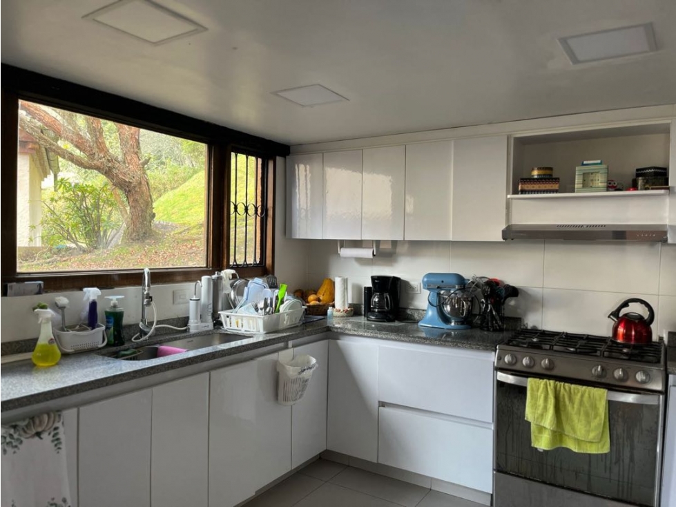 VENTA FLORESTA DE LA SÁBANA CASA 340mts $1.800 M - 4