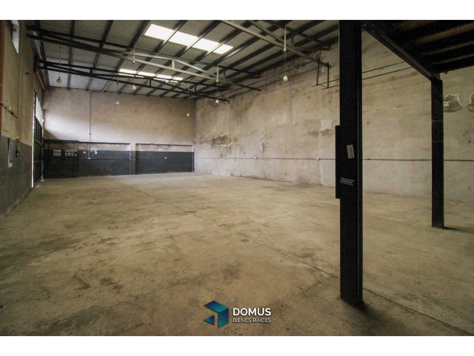 VENTA GALPON CON OFICINAS MACROCENTRO - 4
