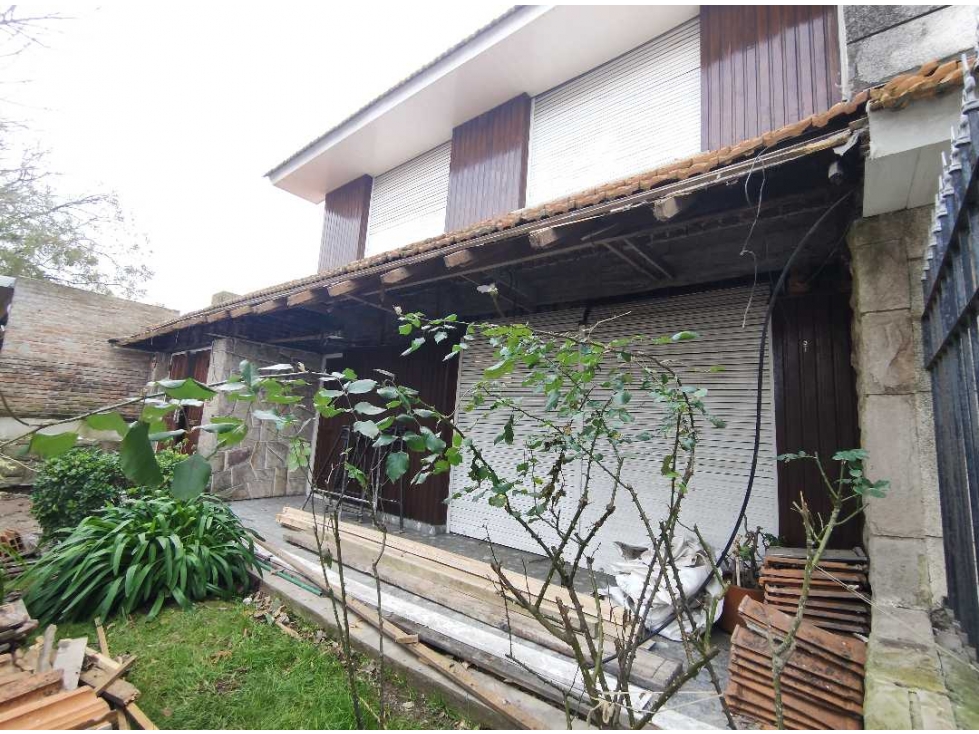 VENTA GRAN CHALET EN PARQUE LURO 5 AMB. CON COCHERA - 3