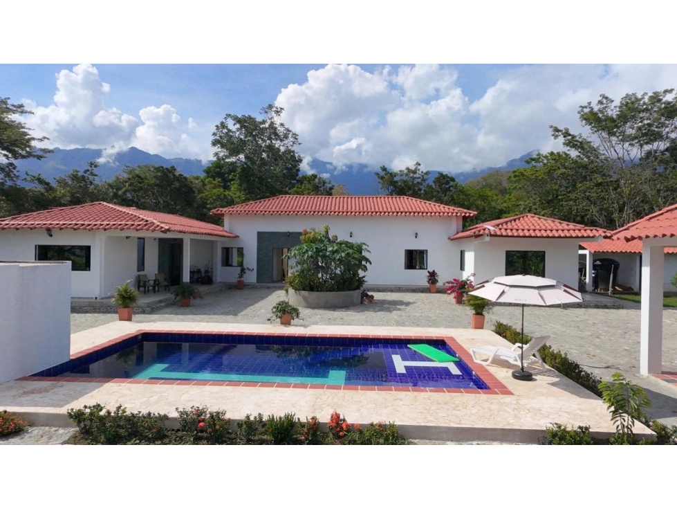 VENTA GRANJA COLOMBIA TERRENO DE 1800M2 HISPANIA CV