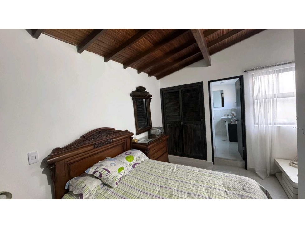 VENTA HERMOSA CASA 3ER Y ULTIMO PISO. BELEN MIRAVALLE. (BJ). MEDELLIN — foto 4