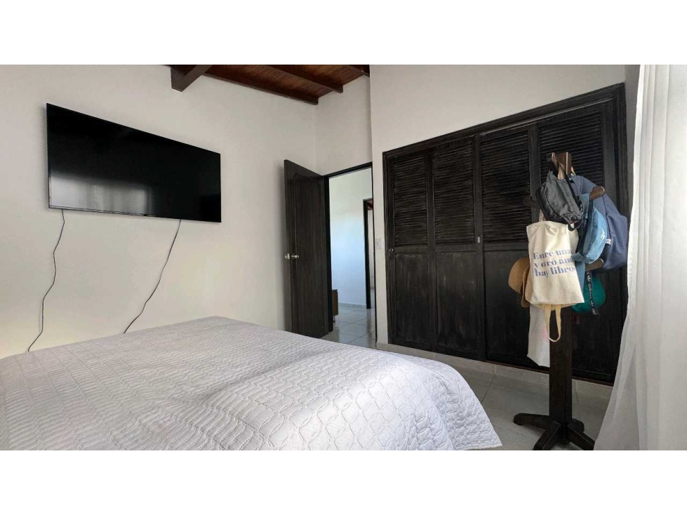 VENTA HERMOSA CASA 3ER Y ULTIMO PISO. BELEN MIRAVALLE. (BJ). MEDELLIN — foto 5
