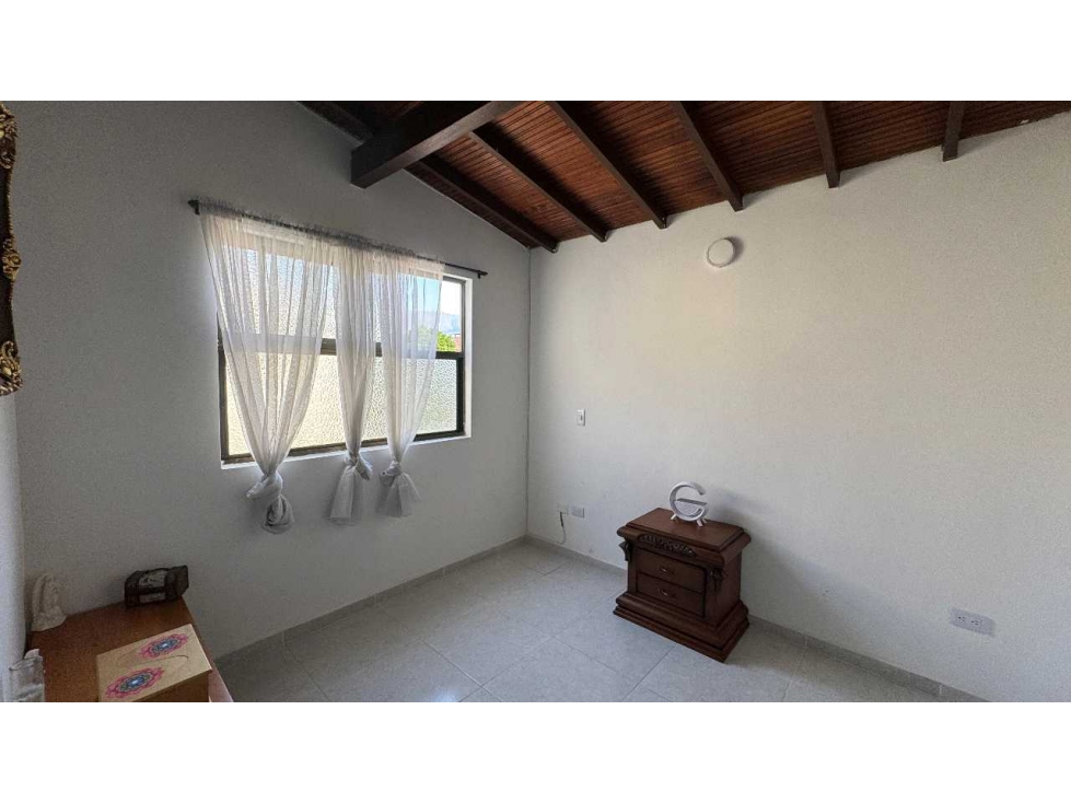 VENTA HERMOSA CASA 3ER Y ULTIMO PISO. BELEN MIRAVALLE. (BJ). MEDELLIN — foto 6