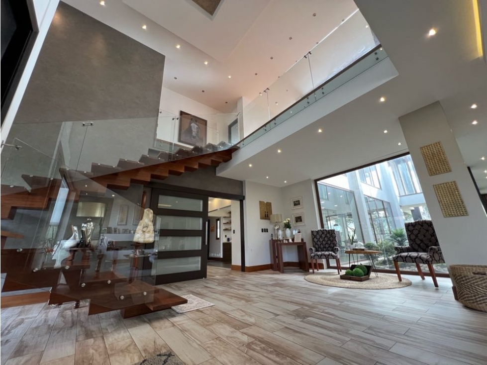 OPORTUNIDAD Venta hermosa casa 4 dorm. Calderón LUJO — foto 2