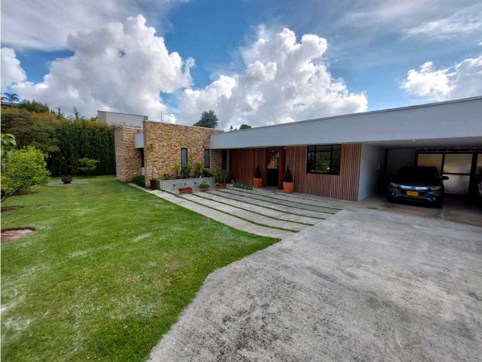Venta hermosa Casa campestre en el retiro