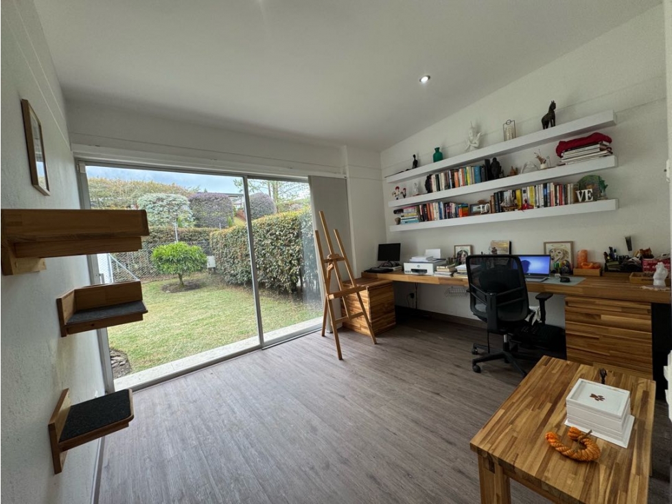 VENTA HERMOSA, CASA, CAMPESTRE EN EL ALTO DE LA ESCOBERO — foto 3