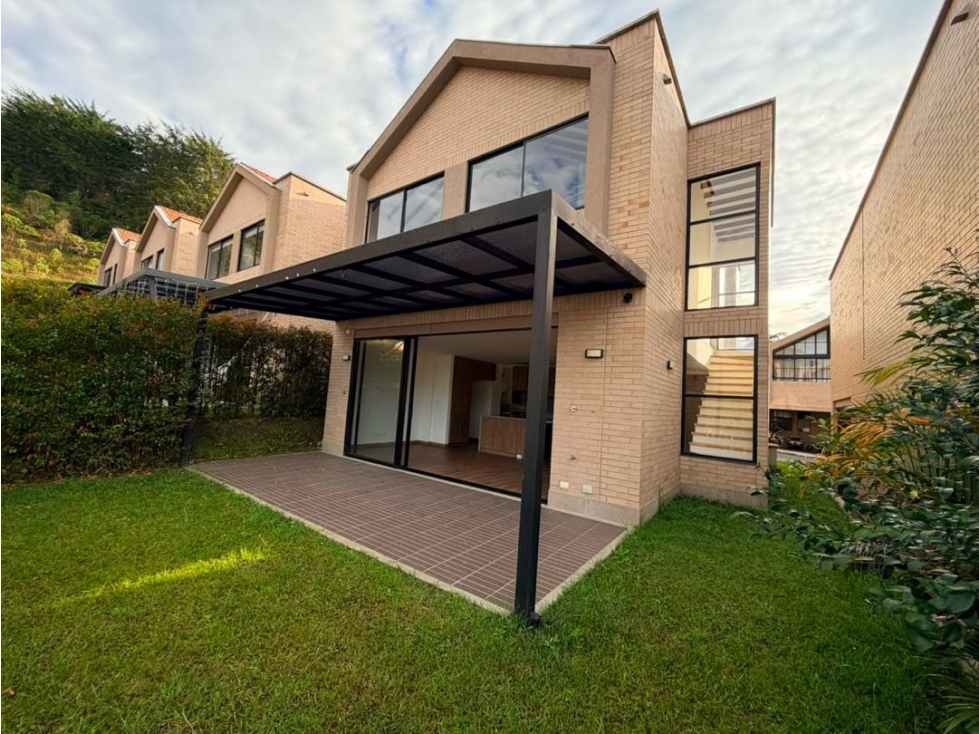 VENTA | HERMOSA CASA EN EL RETIRO. HACIENDA LA ARGENTINA — foto 2