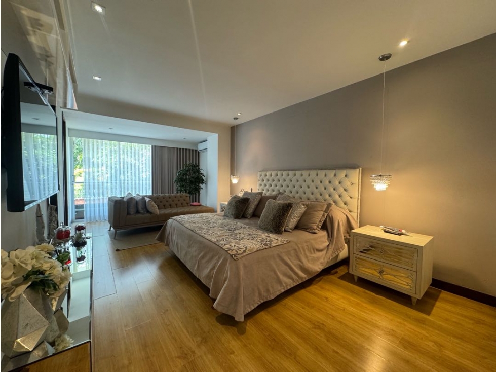 Venta hermosa casa en la Calleja Envigado