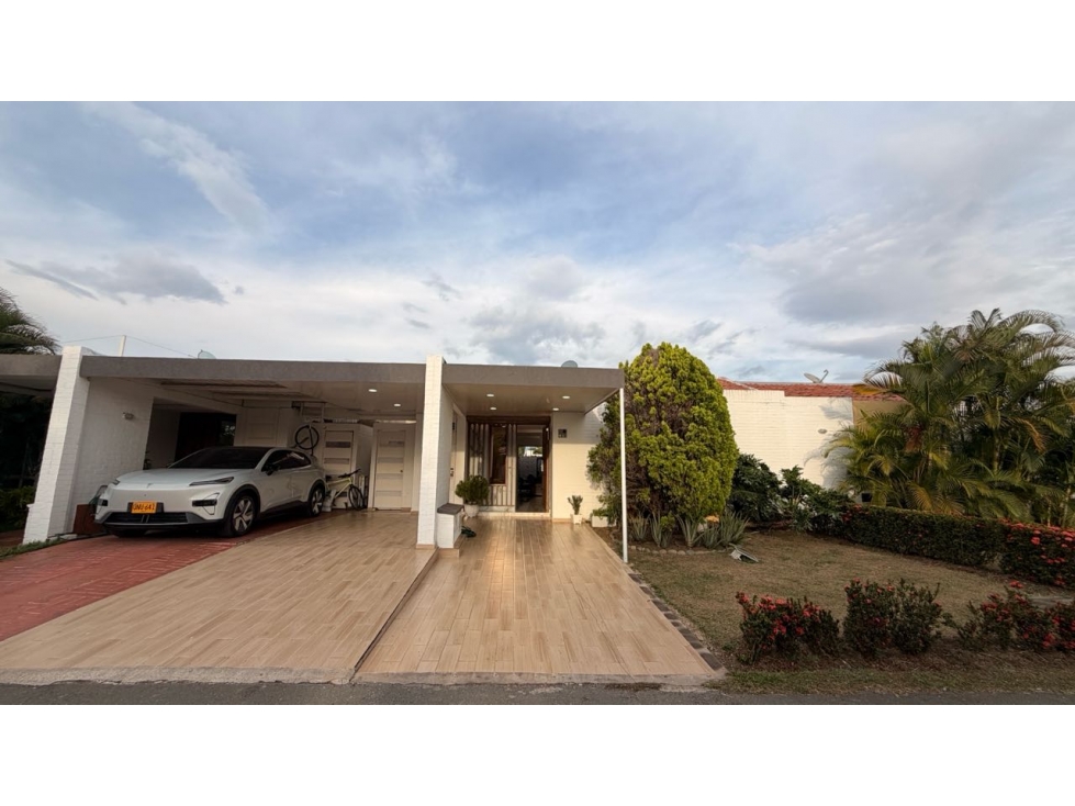 VENTA HERMOSA CASA REMODELADA EN EL CASTILLO - JAMUNDÍ