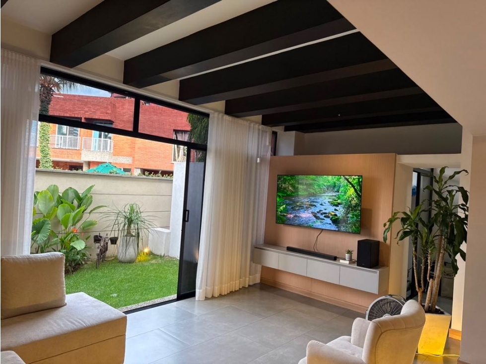 Venta hermosa casa remodelada-Ciudad jardin-Cali — foto 3