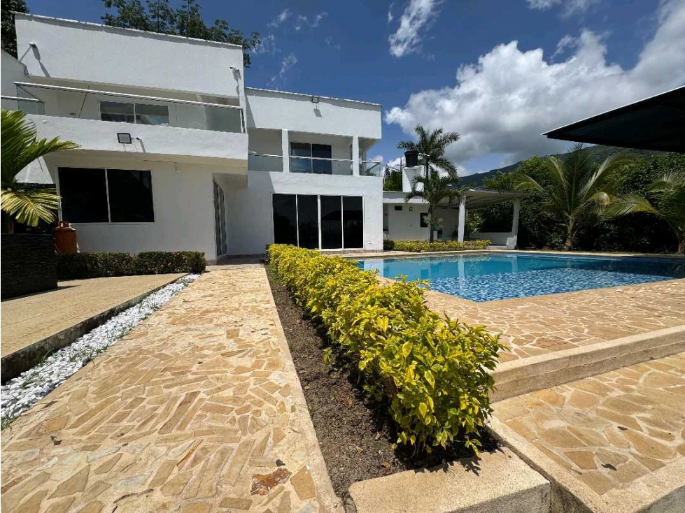 VENTA HERMOSA FINCA CERCA DEL PARQUE DE SAN JERÓNIMO — foto 6