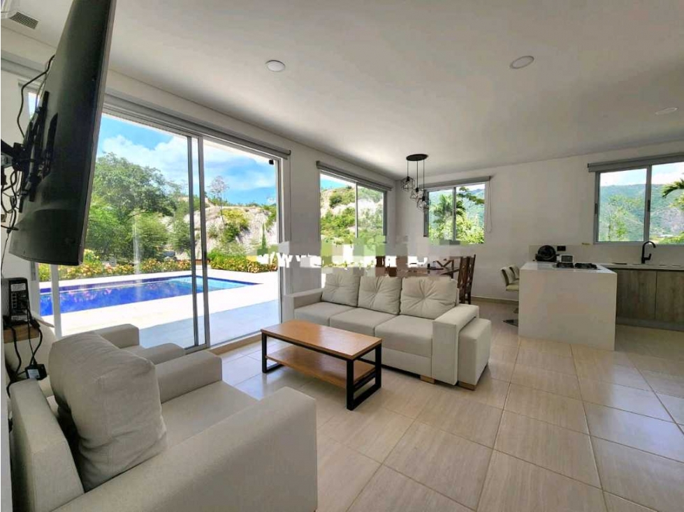 VENTA HERMOSA FINCA MODERNA EN SOPETRÁN ANTIOQUIA. (BJ) MEDELLÍN