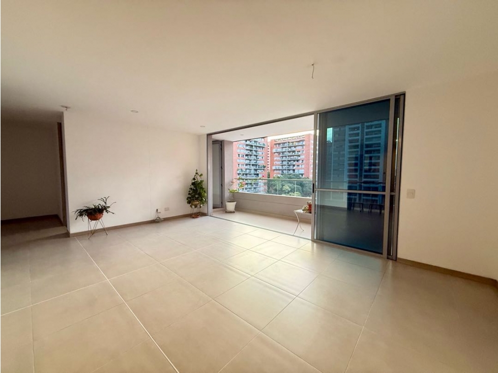 VENTA HERMOSO APARTAMENTO COMO NUEVO SECTOR BALSOS POBLADO. — foto 2