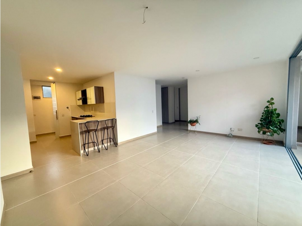 VENTA HERMOSO APARTAMENTO COMO NUEVO SECTOR BALSOS POBLADO. — foto 4