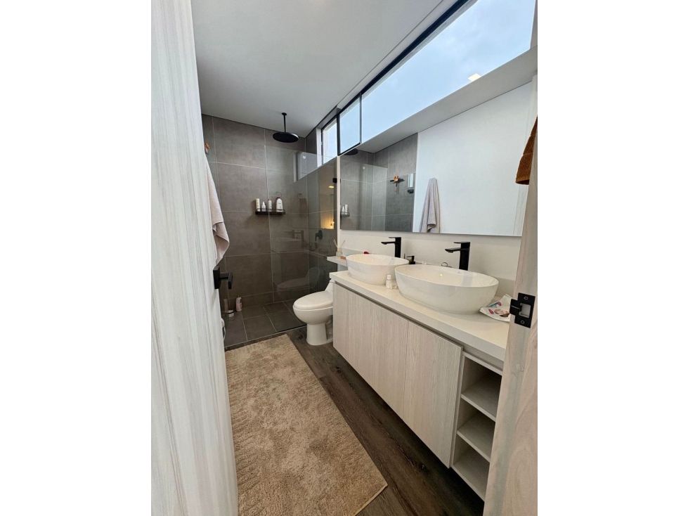 Venta hermoso apartamento de 156 mts en el poblado parte alta tesoro — foto 5