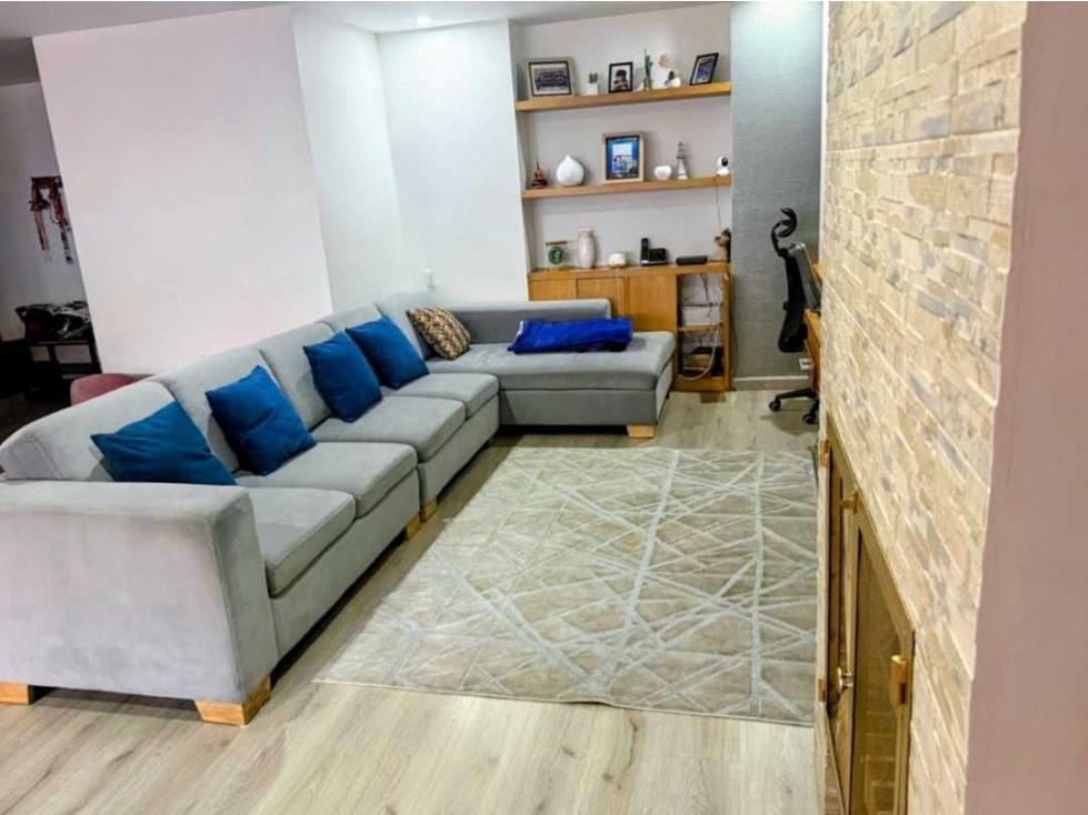 Venta Hermoso apartamento duplex con terraza amplia en rosales, Bogotá — foto 3