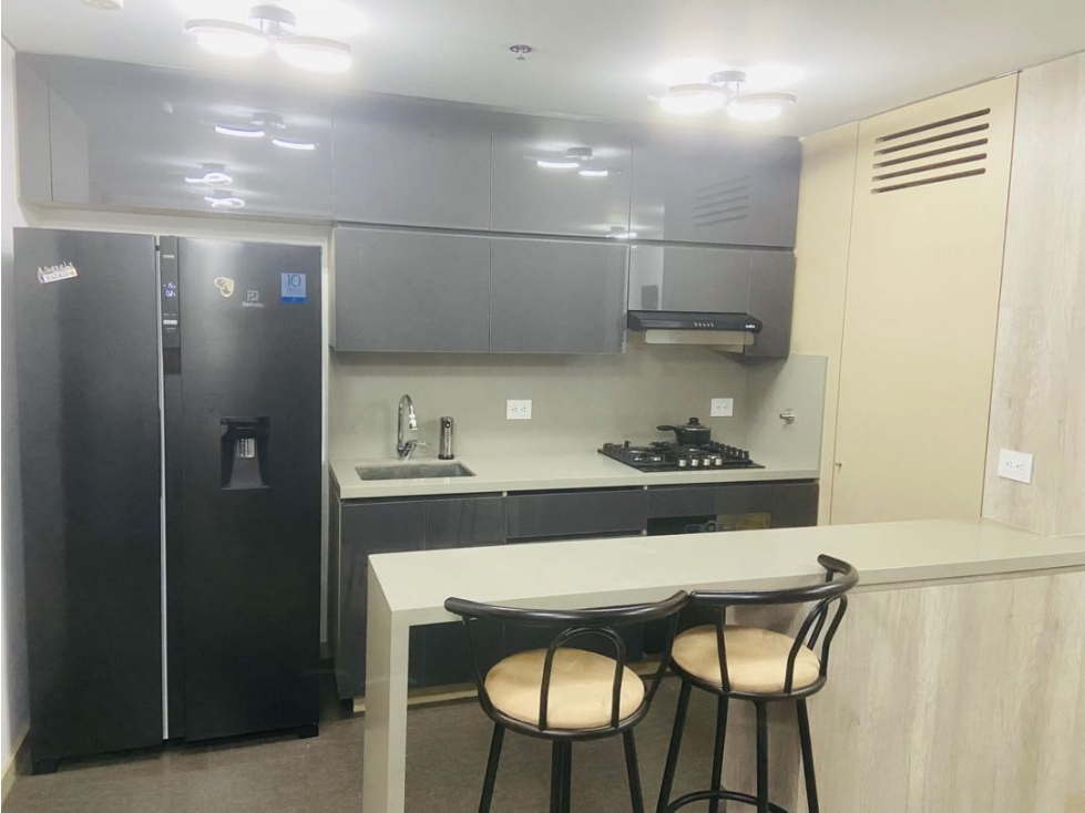 Venta hermoso apartamento en el Poblado vía Las Palmas — foto 3