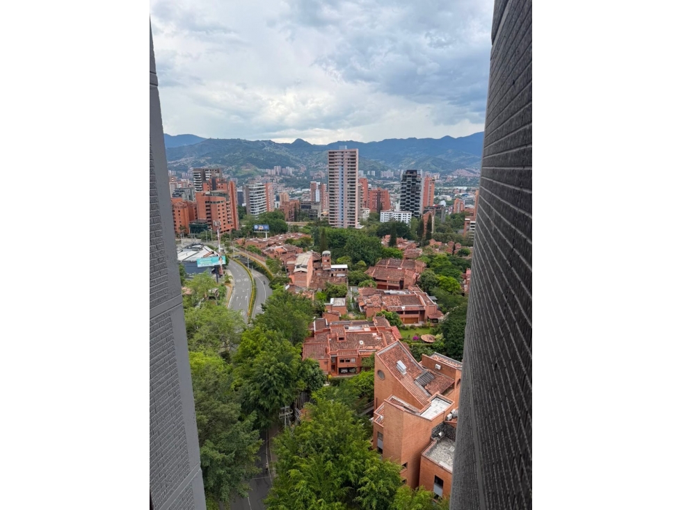 Venta hermoso apartamento en el poblado, en un excelente punto