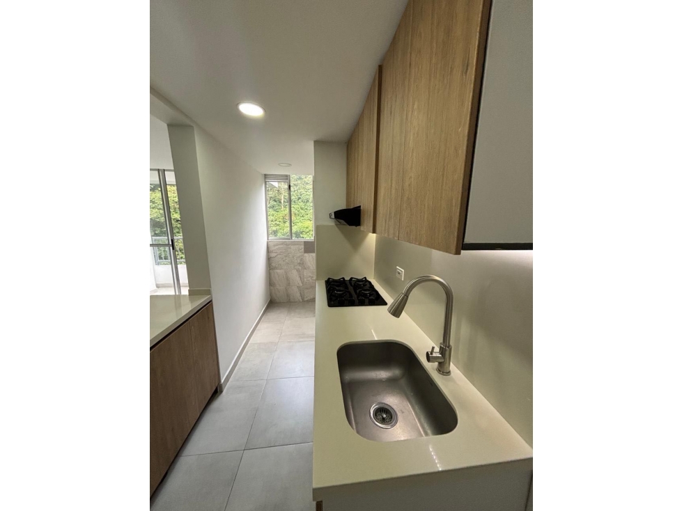 Venta hermoso apartamento Loma San José Sabaneta — foto 2