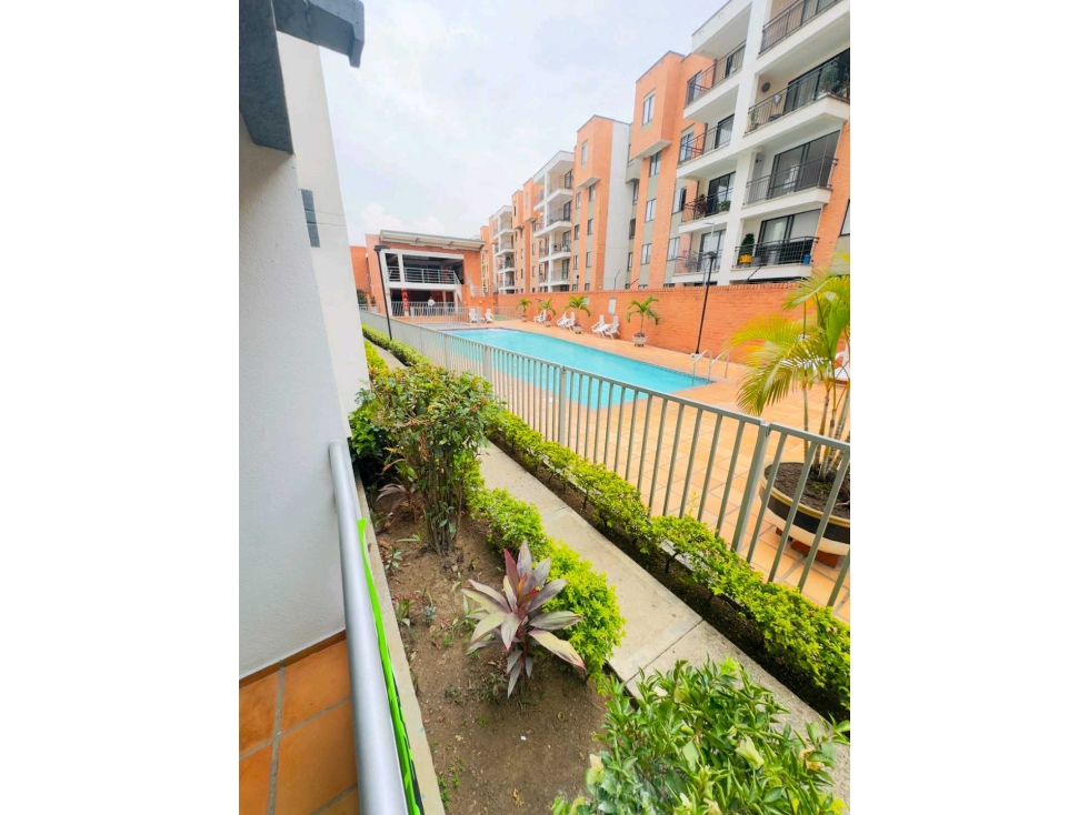 VENTA HERMOSO APARTAMENTO VALLE LILI PRIMER PISO 60 M². BALCÓN Piscin — foto 3