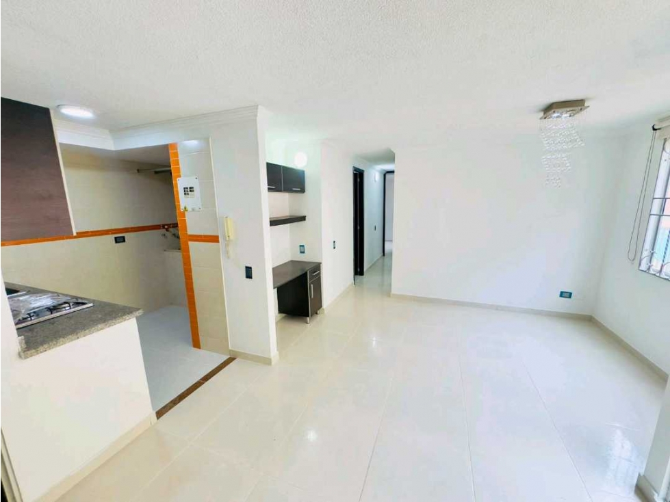 VENTA HERMOSO APARTAMENTO VALLE LILI PRIMER PISO 60 M². BALCÓN Piscin — foto 4