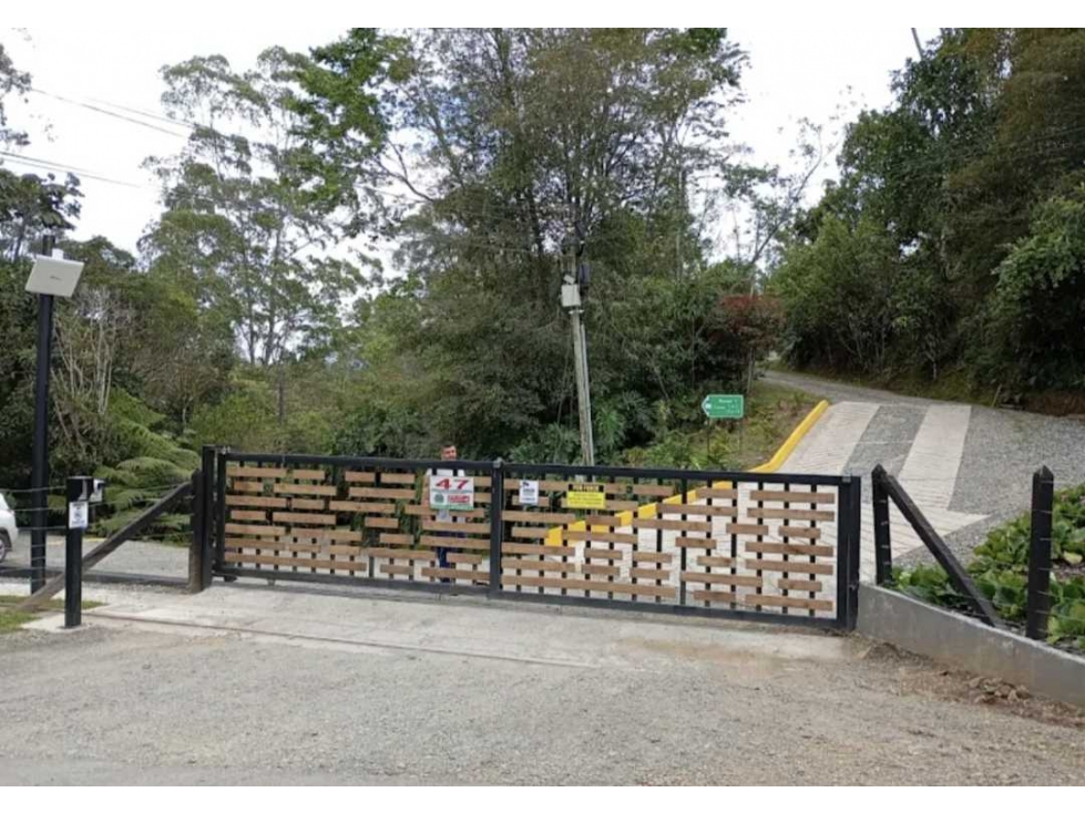 Venta HERMOSO Lote en El Retiro para 2 Casas en LAGOS DE PONTEZUELA