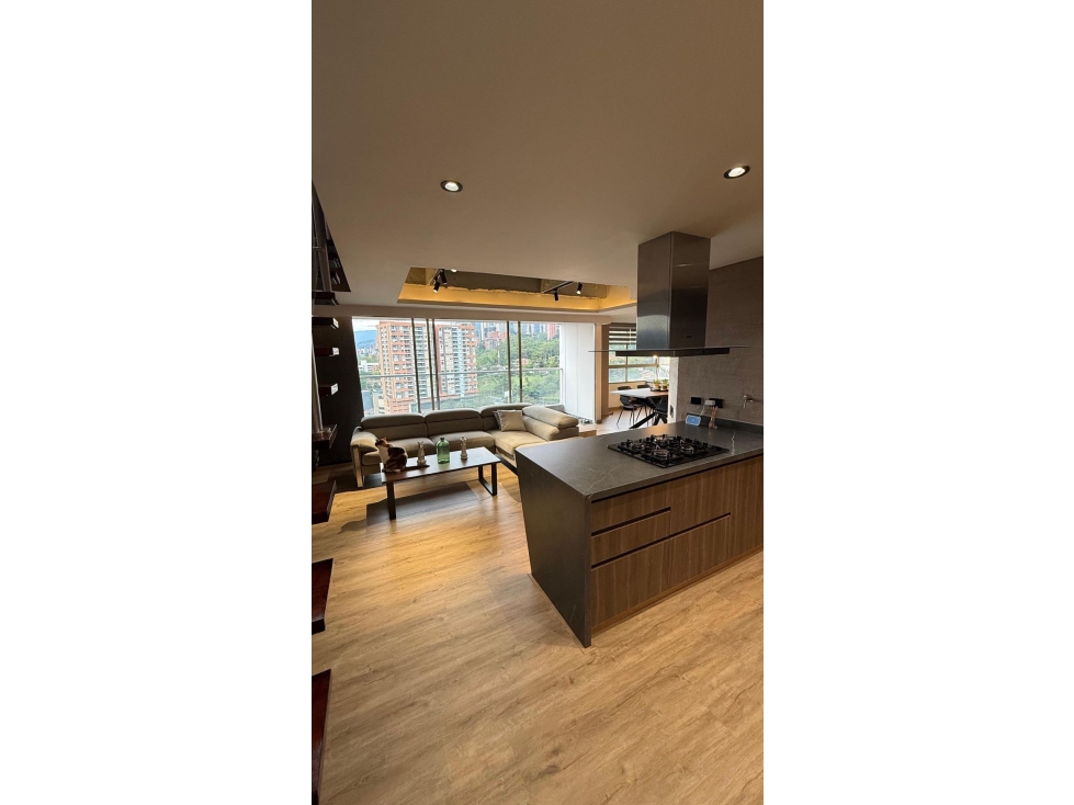 Hermoso Penthouse Duplex sector el Esmeraldal