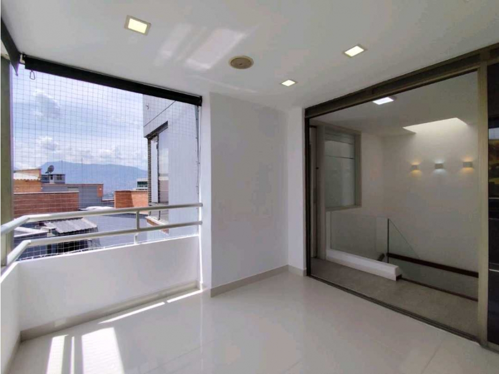 Venta penthouse duplex Sector Los Balsos. Milla de oro en el.Poblado