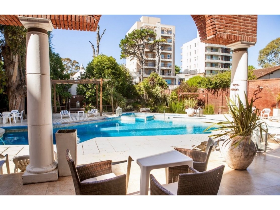Venta hotel en pinamar + Doble lote 730m2 c/u Excelente Ubicación. - 2