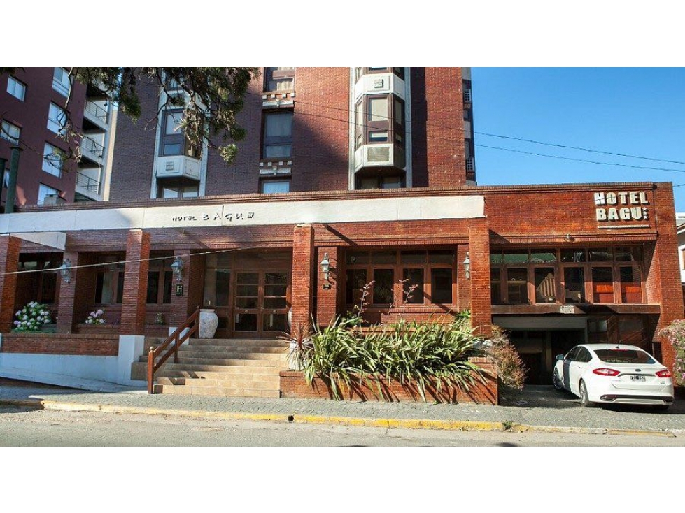 Venta hotel en pinamar + Doble lote 730m2 c/u Excelente Ubicación. - 1