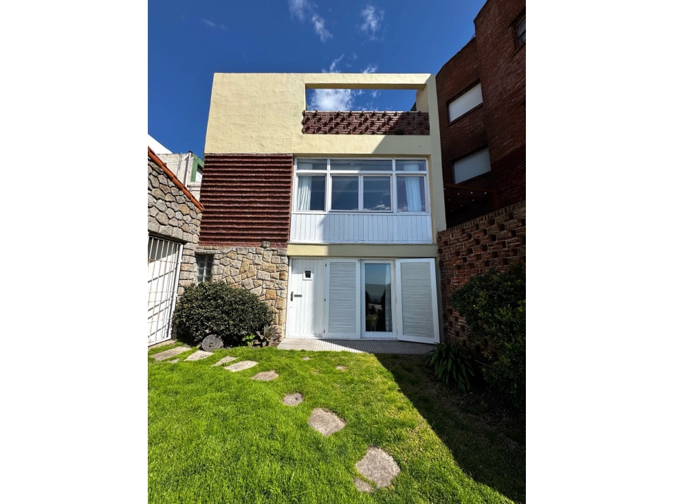 VENTA IMPORTANTE PROPIEDAD EN PH DE 4 AMB.PRIMERA LINEA DE MAR - 5