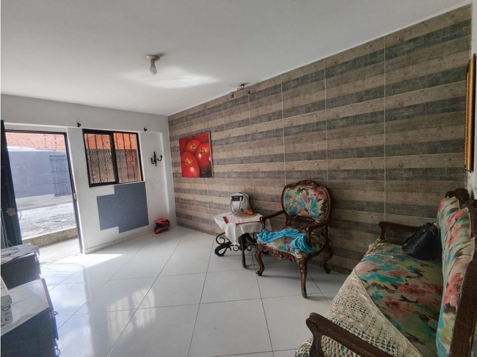 Venta apartamento en LA PRADERA- Estación metro Santa Lucía/ 1er piso
