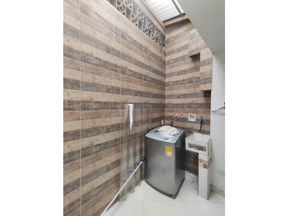 Venta apartamento en LA PRADERA- Estación metro Santa Lucía/ 1er piso — foto 3
