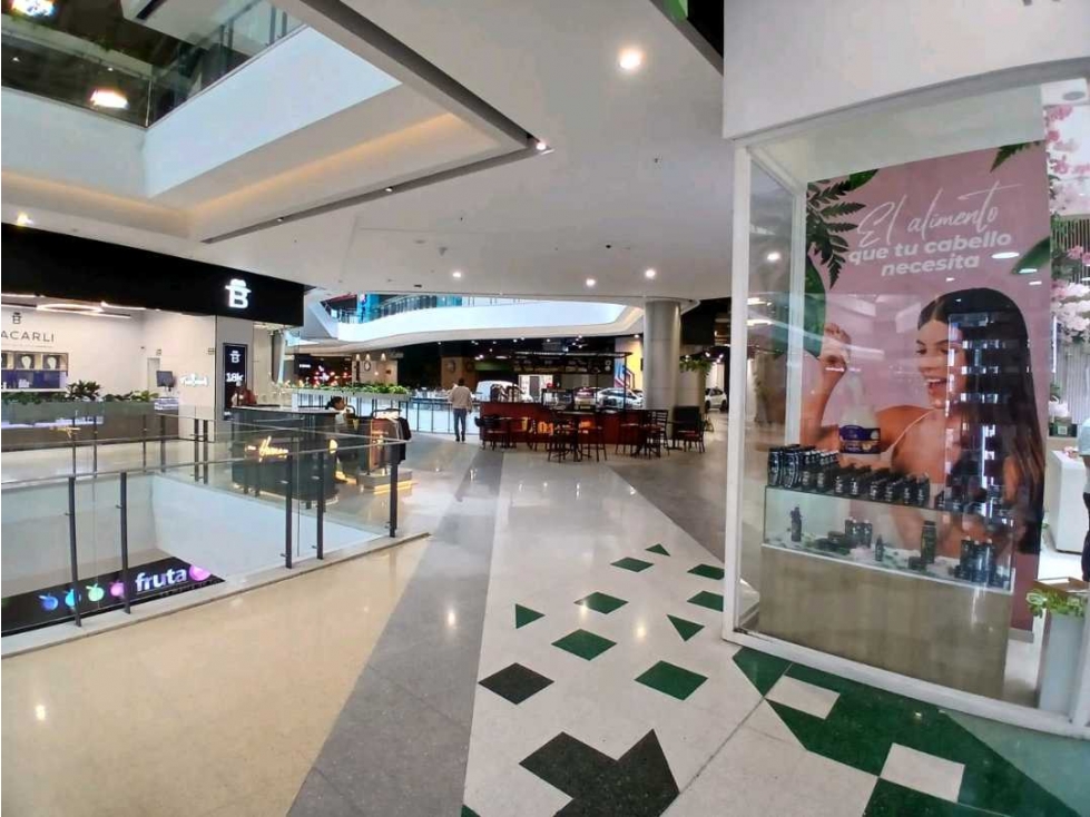 VENTA: LOCAL COMERCIAL EN EL CENTRO COMERCIAL FABRICATO
