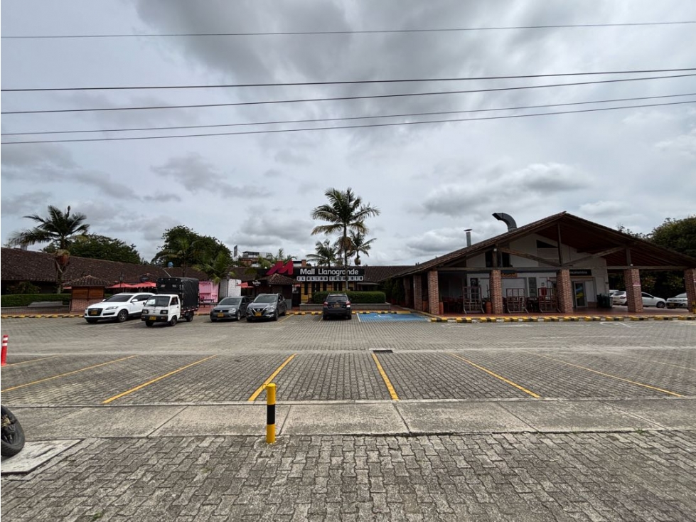 Venta local en Llanogrande rentado y con precio competitivo — foto 2