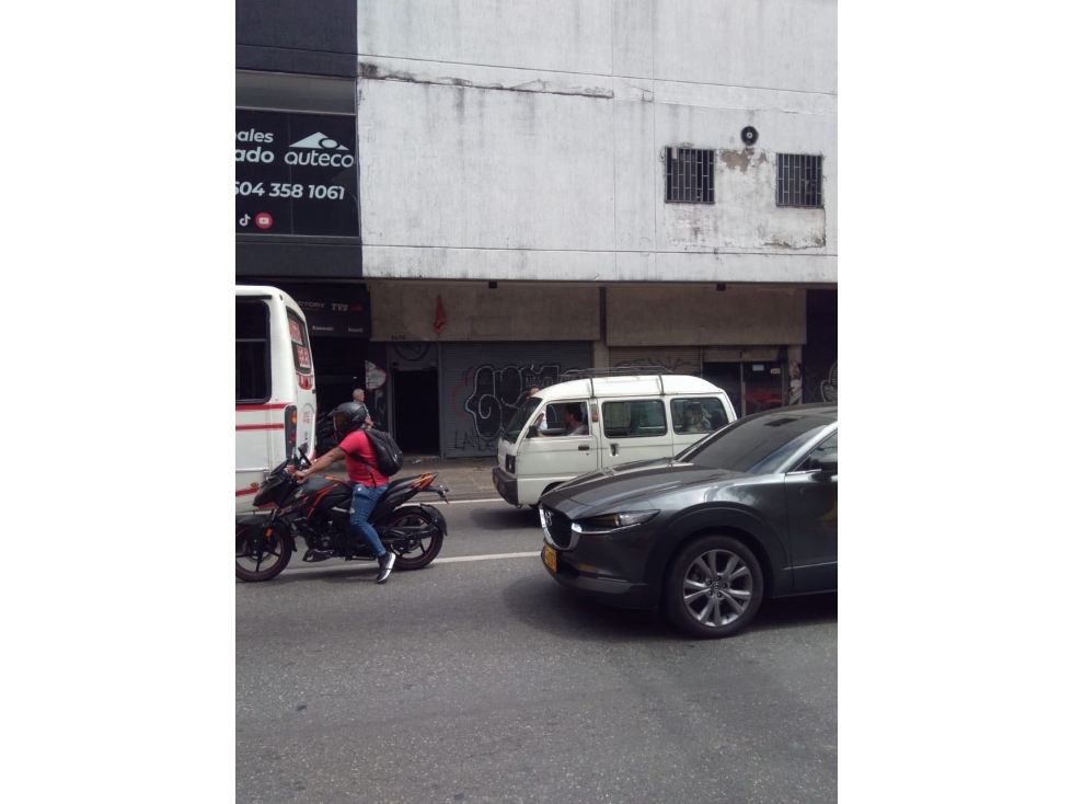 Venta LOCAL en Calle Colombia - Rentando