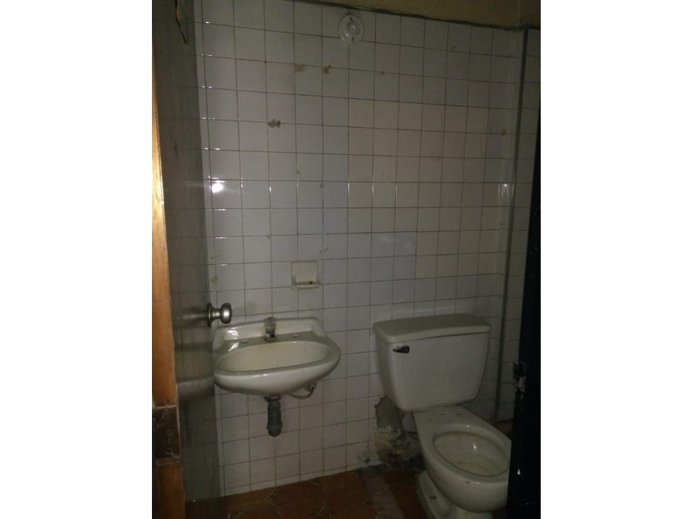 Venta LOCAL en Calle Colombia - Rentando — foto 3
