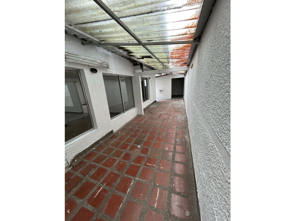 Venta/ Arriendo CASA LOCAL- EL POBLADO sobre Av. Las Vegas con vitrina — foto 5