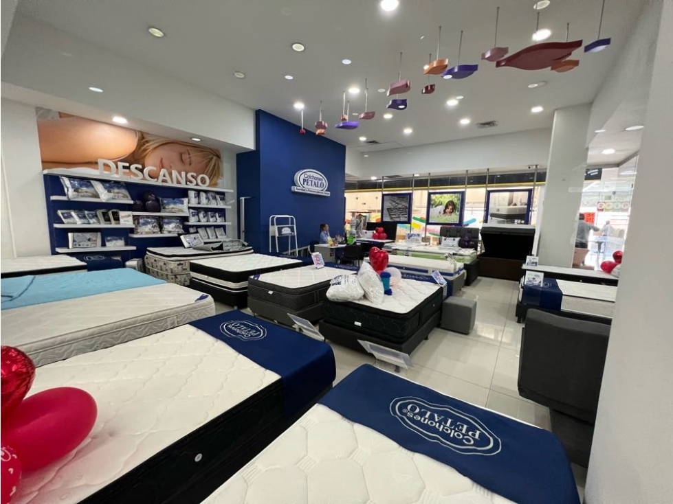 Venta Local Medellín 104 m2 + 39.98 m2 (para un mezanine) Punto Clave — foto 4