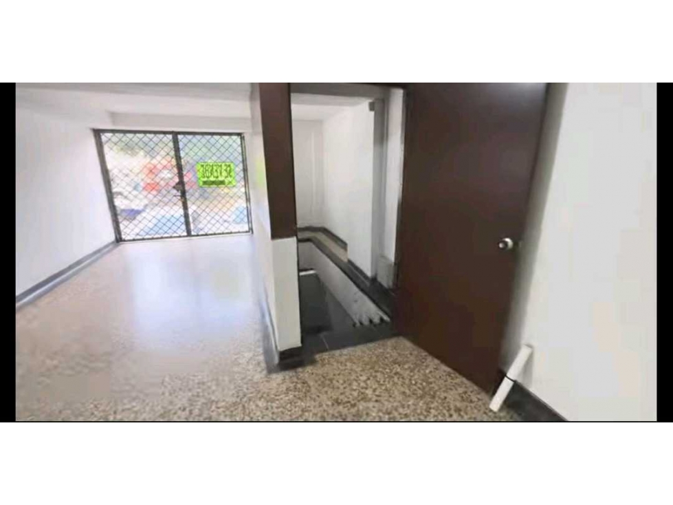 VENTA LOCAL PISO 1 CON SOTANO AVENIDA PASO ANCHO LL9933081 — foto 2