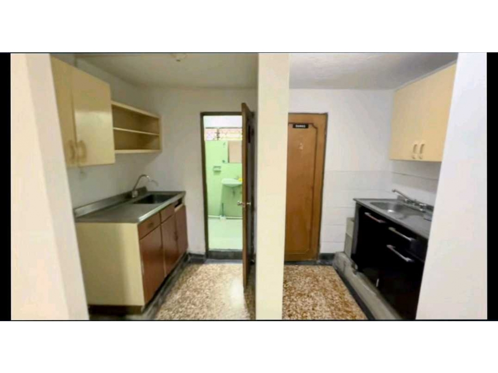 VENTA LOCAL PISO 1 CON SOTANO AVENIDA PASO ANCHO LL9933081 — foto 4