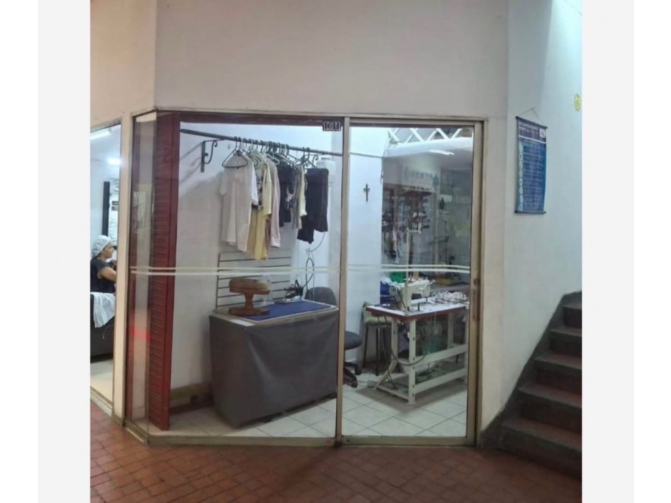 Venta LOCAL POBLADO cerca al Parque principal