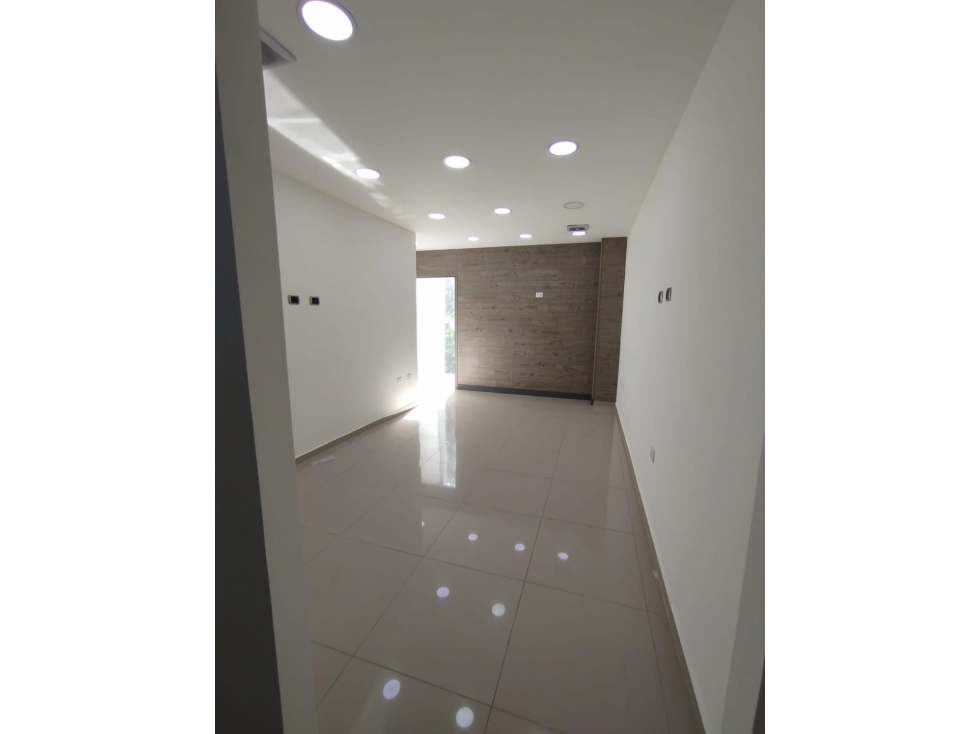 Venta Local/Oficina Comercial en Envigado - 4