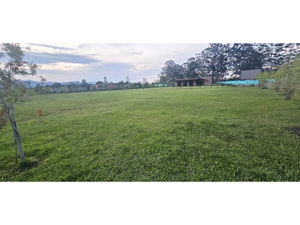 VENTA LOTE 2300 M2 CERCA DEL CLUB CAMPESTRE LLANOGRANDE RIONEGRO — foto 3
