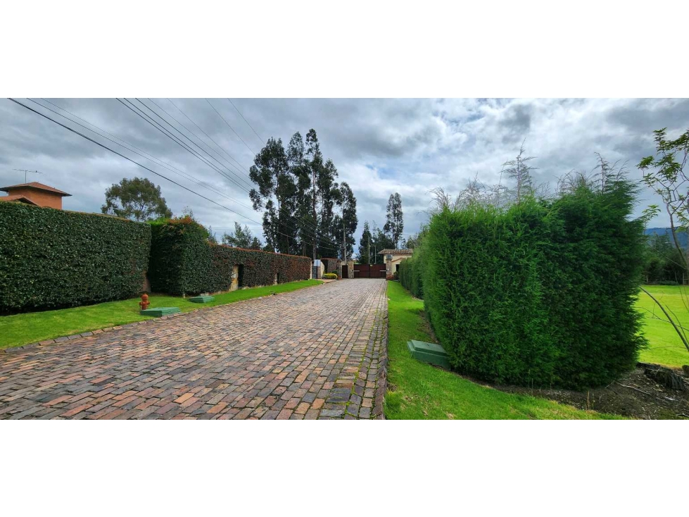 VENTA LOTE 3200m2 ZONA NORTE CONJUNTO CERRADO CHIA - 2